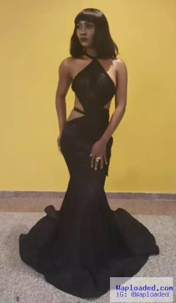 See This Extremely Show-Me-Your-Back & No Bra Outfit Toni Tones Rocks To The Headies Awards